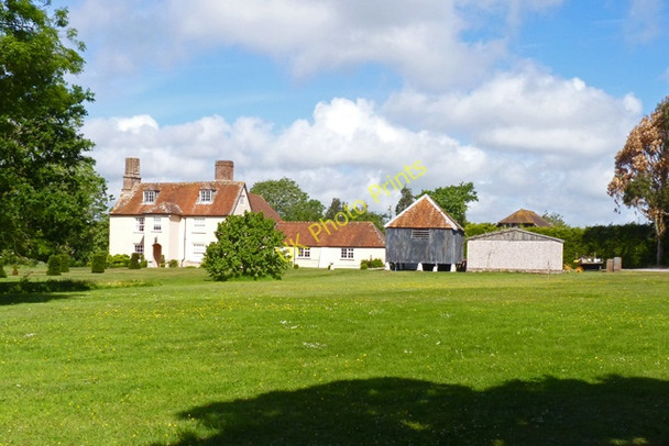 Photo 6"x4" Farm House with Barn Lymington c2011