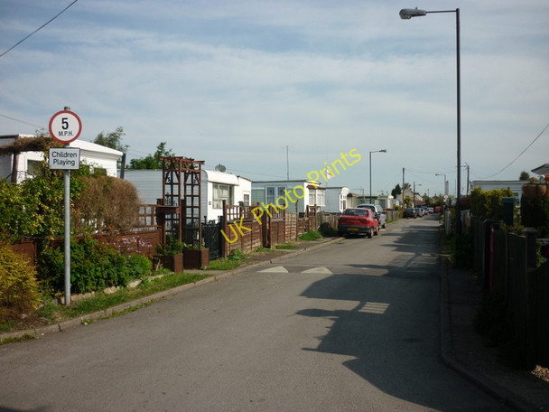 Photo 6"x4" The caravans down Mount Pleasant, Moorends Moorends c2011