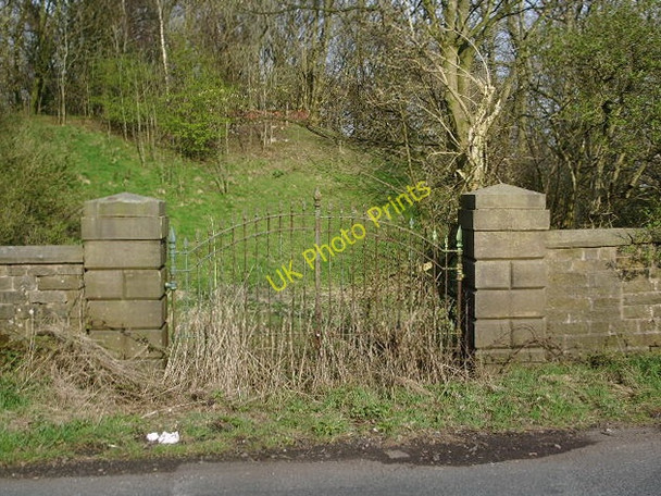Photo 6"x4" Disused entrance Padiham c2008