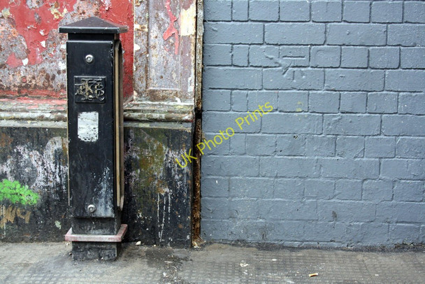 Photo 6"x4" Benchmark on the wall of Portobello Bridge next to Earl of Portobello pub Kensal Town c2011