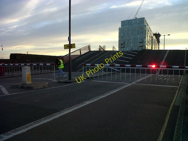 Photo 6"x4" Creek Road bridge being lifted Deptford\/TQ3677 c2011