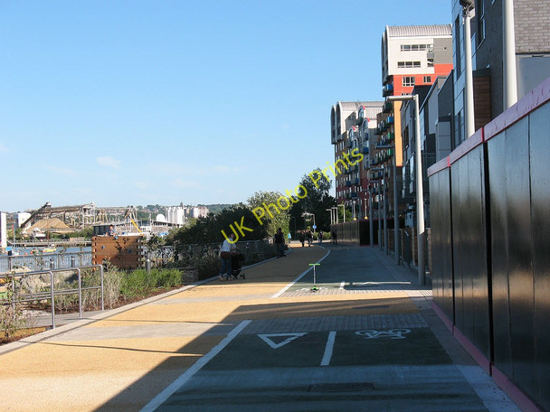 Photo 6"x4" City Peninsula - cycle path Greenwich\/TQ3977 c2011