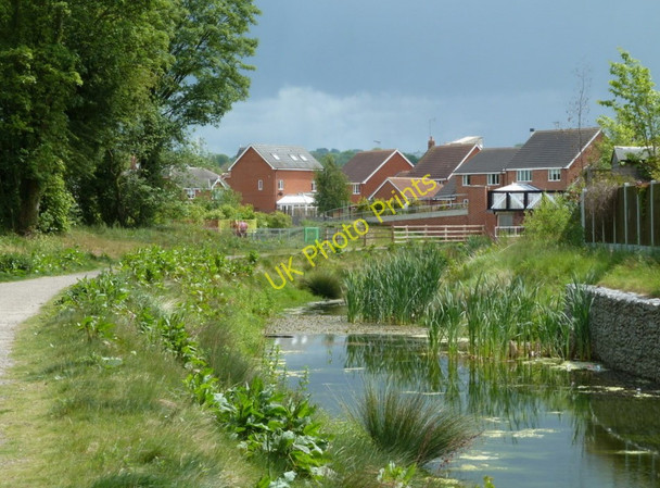 Photo 6"x4" Chesterfield Canal and new houses, Renishaw Renishaw c2011