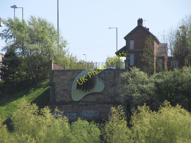 Photo 6"x4" Sculpture on the wall Newcastle upon Tyne c2011
