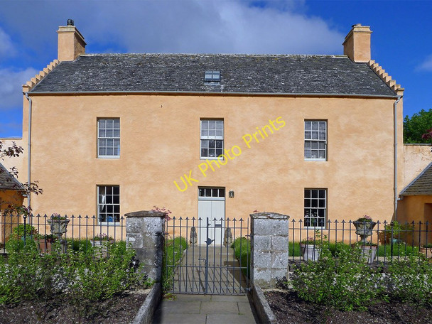 Photo 6"x4" House on the edge of Cromarty Cromarty\/NH7867 c2011