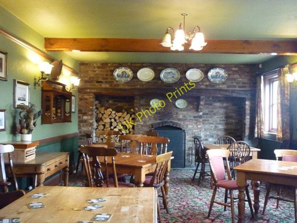 Photo 6"x4" One of the rooms inside the Bird in Hand Knolls Green c2011