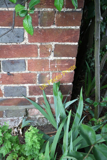 Photo 6"x4" Benchmark on #24 Oxford Road Wallingford c2011