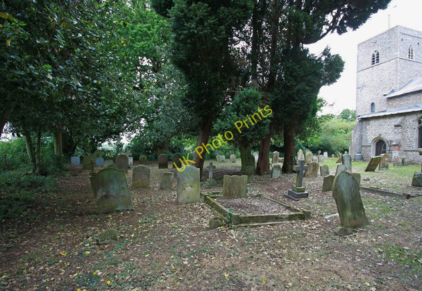 Photo 6"x4" St Peter, Reymerston - Churchyard North Green\/TG0206 c2011