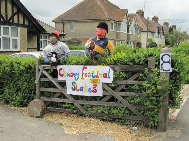 Photo 6"x4" Jumping the gate Cholsey c2011