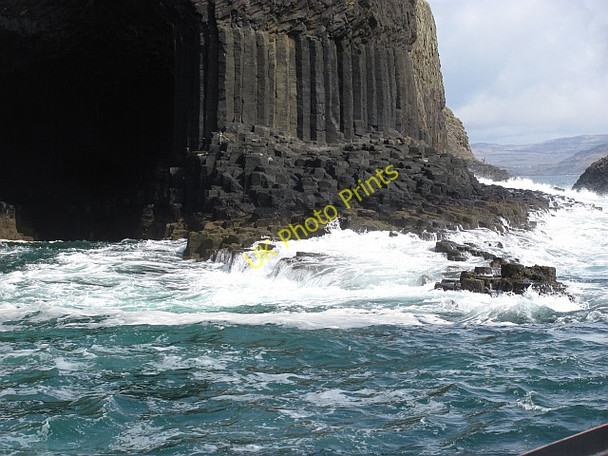 Photo 6"x4" Basalt columns, Staffa Port an Fhasgaidh c2011