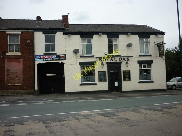 Photo 6"x4" The Royal Oak, Hurst Ashton-Under-Lyne c2011