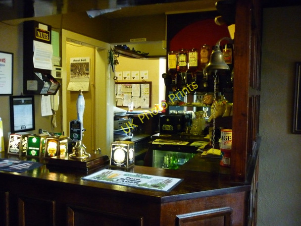 Photo 6"x4" One of the bars in the Wellington Inn Knaresborough c2011
