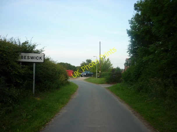 Photo 6"x4" Entering Beswick, East Yorkshire Beswick\/TA0148 c2011