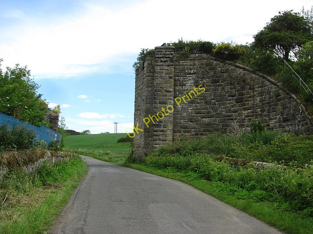 Photo 6"x4" Bridge buttress, Kirkcaldy District Railway Auchtertool c2011