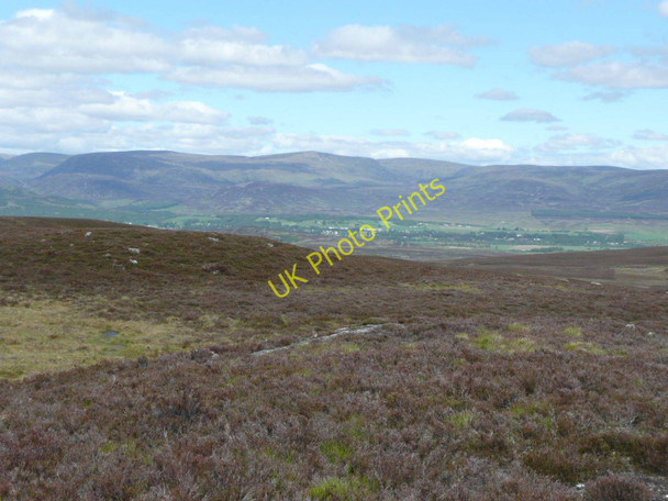 Photo 6"x4" Newtonmore from Am Buachaille col Am Buachaille\/NN7494 c2011