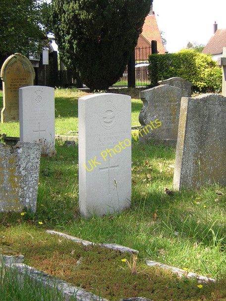 Photo 6"x4" Roxton churchyard: war graves Roxton c2011