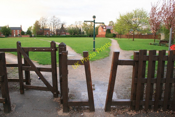 Photo 6"x4" Entrance to the village Green, Breaston Breaston c2008