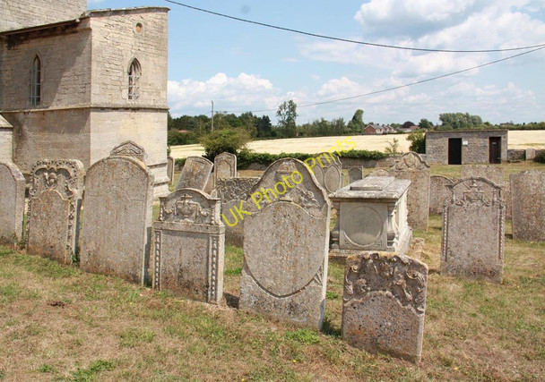 Photo 6"x4" St Peter, Maxey - Churchyard West Deeping c2011