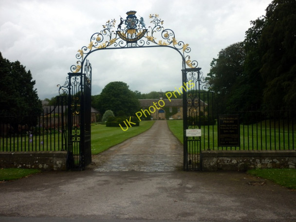 Photo 6"x4" The entrance to Newburgh Priory Coxwold c2011