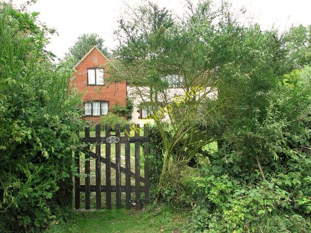 Photo 6"x4" Cottage by The Nab, Burgh St Margaret Newgate Corner c2011