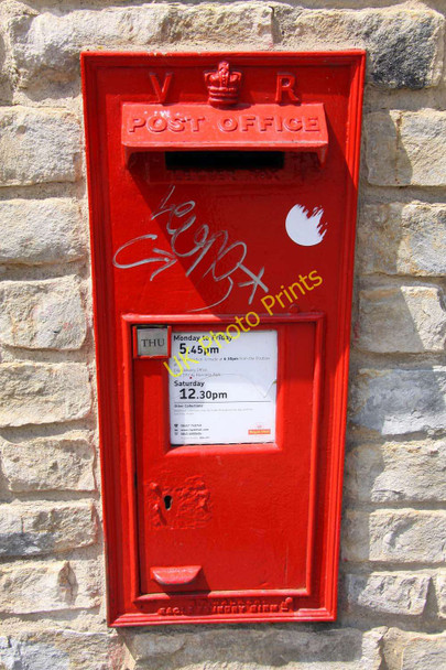 Photo 6"x4" Victorian letterbox in Cotham Road South Bristol c2011