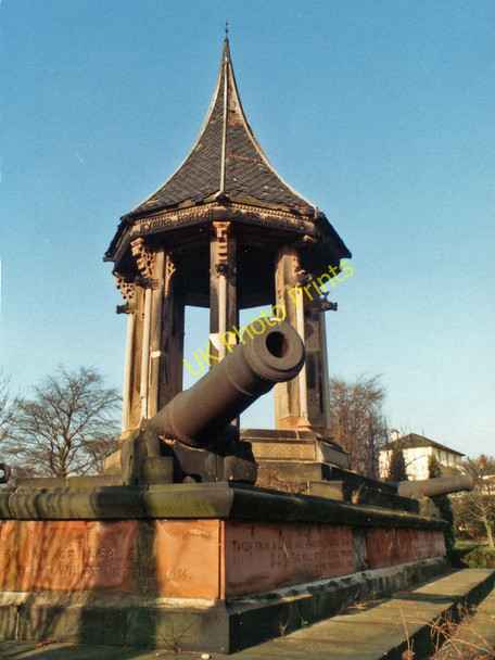 Photo 6"x4" Nottingham Arboretum: pagoda and Sebastopol cannons, 1993 Nottingham\/SK5641 c1993