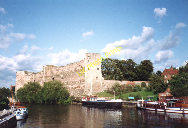 Photo 6"x4" Pleasure boats on the Trent and Newark Castle, 1993 Newark-on-Trent c1993
