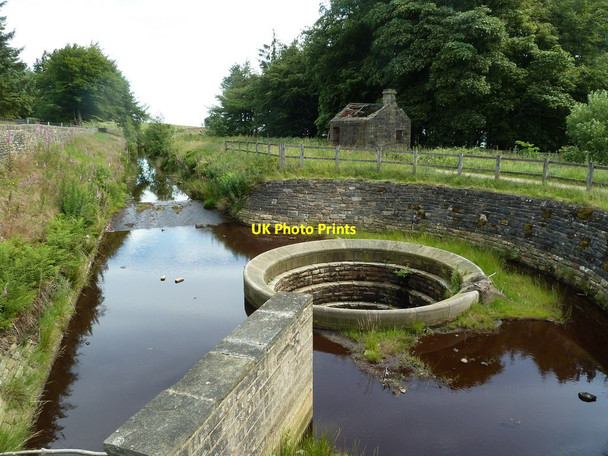 Photo 6"x4" Conduit, overflow and derelict pump house at Redmires Reservoir Lodge Moor\/SK2885 c2011
