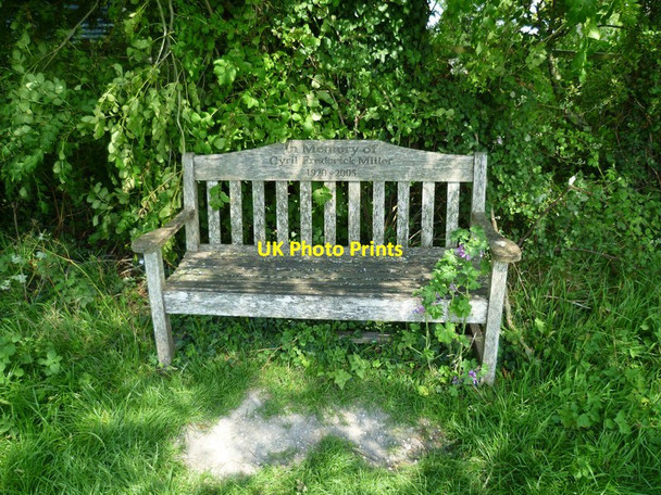 Photo 6"x4" Memorial seat near Peppering High Barn Burpham\/TQ0408 c2011