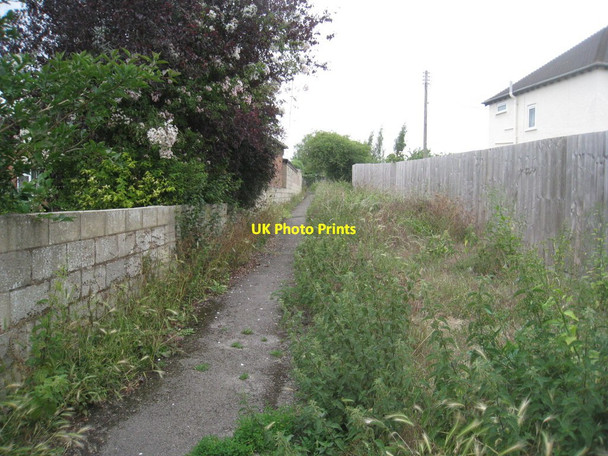 Photo 6"x4" Footpath between the houses at Honeybourne Honeybourne c2011
