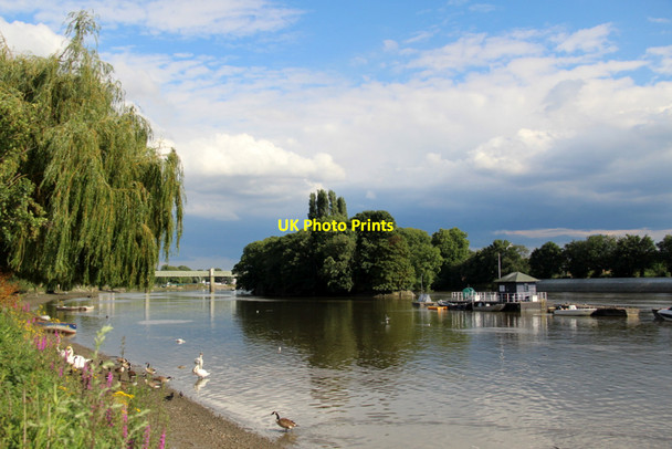 Photo 6"x4" River Thames near Kew Bridge Brentford c2011