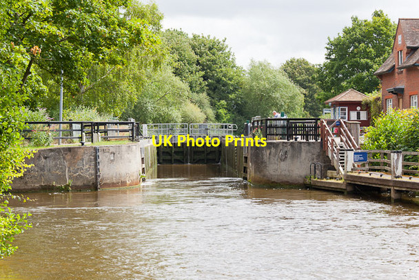 Photo 6"x4" Going upstream into Abingdon Lock Abingdon c2011