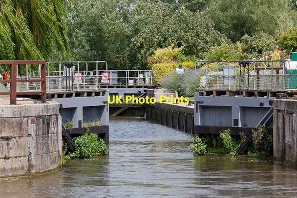 Photo 6"x4" Entering Iffley lock Iffley c2011