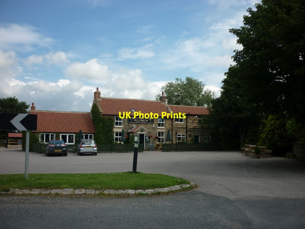 Photo 6"x4" The Fox and Rabbit Inn Lockton c2011