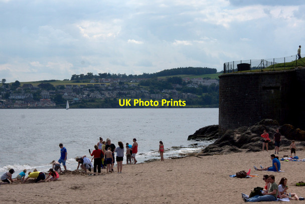 Photo 6"x4" Broughty Ferry beach Tayport c2011