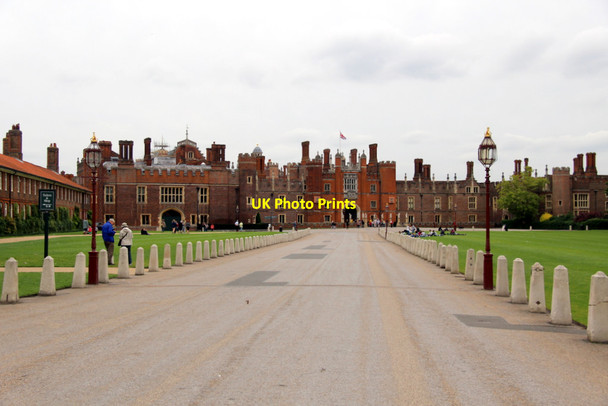 Photo 6"x4" Hampton Court Palace, Surrey Surbiton c2011