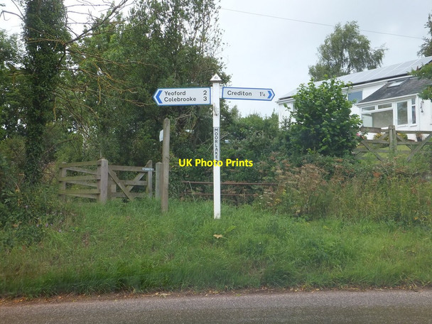 Photo 6"x4" Moorlake Cross and footpath Crediton c2011