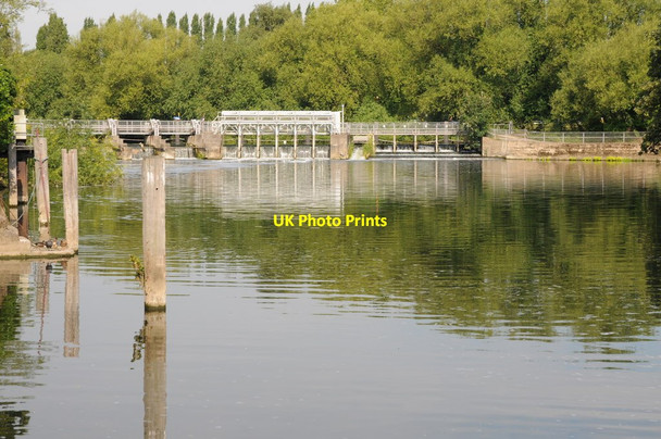 Photo 6"x4" Caversham Weir Reading c2011