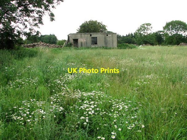 Photo 6"x4" Ex-RAF building by Halesworth airfield Upper Holton c2011