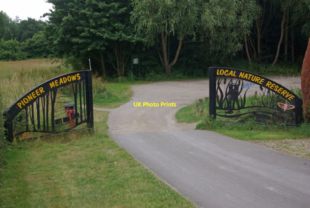 Photo 6"x4" Pioneer Meadows Kirk Hallam c2011