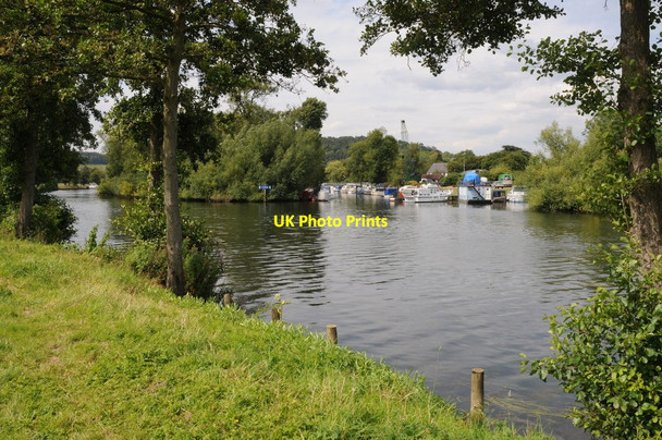 Photo 6"x4" The Thames below Hambleden Weir Henley-on-Thames c2011
