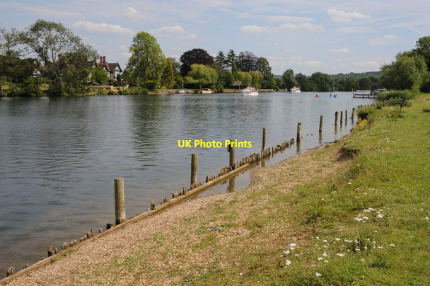Photo 6"x4" River Thames and Hambleden Place Henley-on-Thames c2011