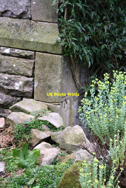 Photo 6"x4" Benchmark on Stow House (formerly the Vicarage) Aysgarth c2011