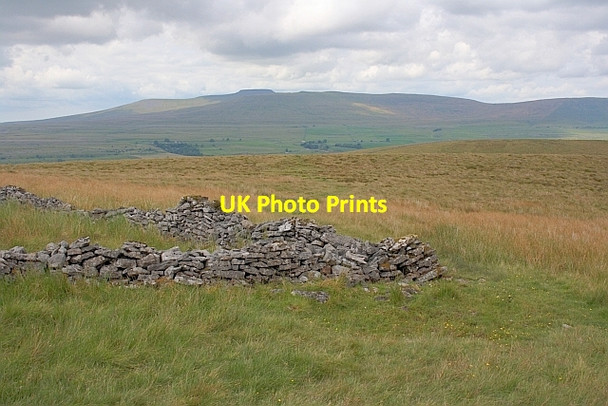 Photo 6"x4" Wall Corner, Whitber Hill New Houses\/SD8073 c2011