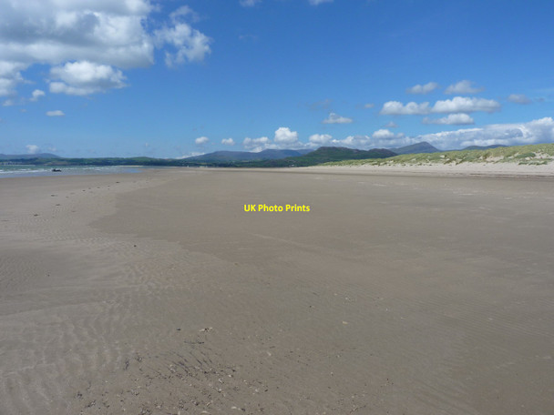 Photo 6"x4" Harlech beach near South Bank Borth-y-Gest c2011