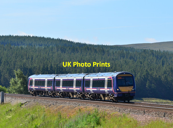 Photo 6"x4" Train approaching Dalwhinnie Dalwhinnie c2011