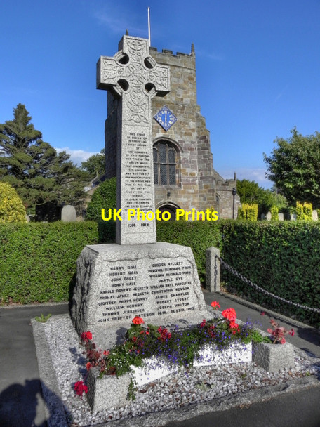 Photo 6"x4" St Michael's on Wyre, War Memorial and Church St Michael's on Wyre c2011