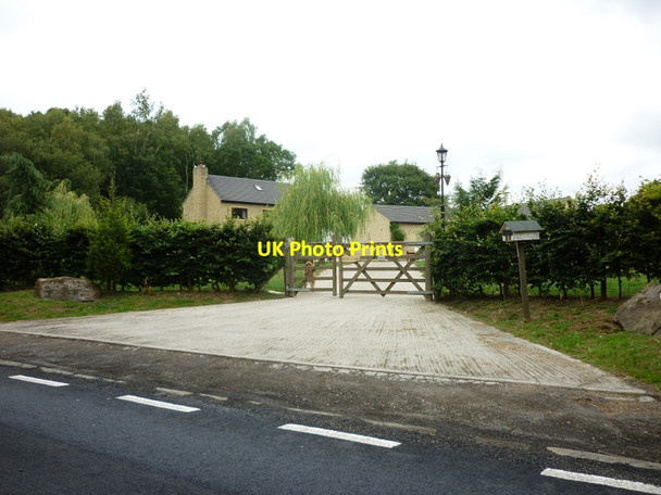Photo 6"x4" A house on Haw Park Lane Notton\/SE3413 c2011