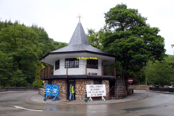 Photo 6"x4" Round building on the roundabout at Trago Mills Middle Taphouse c2011