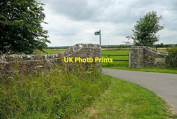 Photo 6"x4" Entrance to Colnpen Coln Rogers c2011